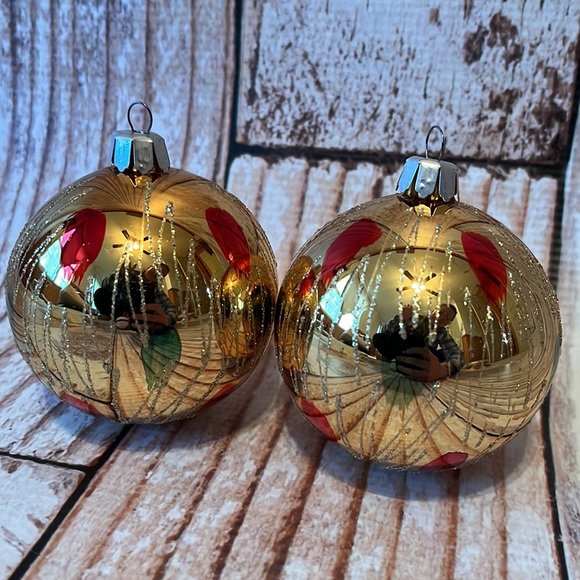 Christmas Classics Hand Decorated Glass Ornaments - Picture 5 of 8